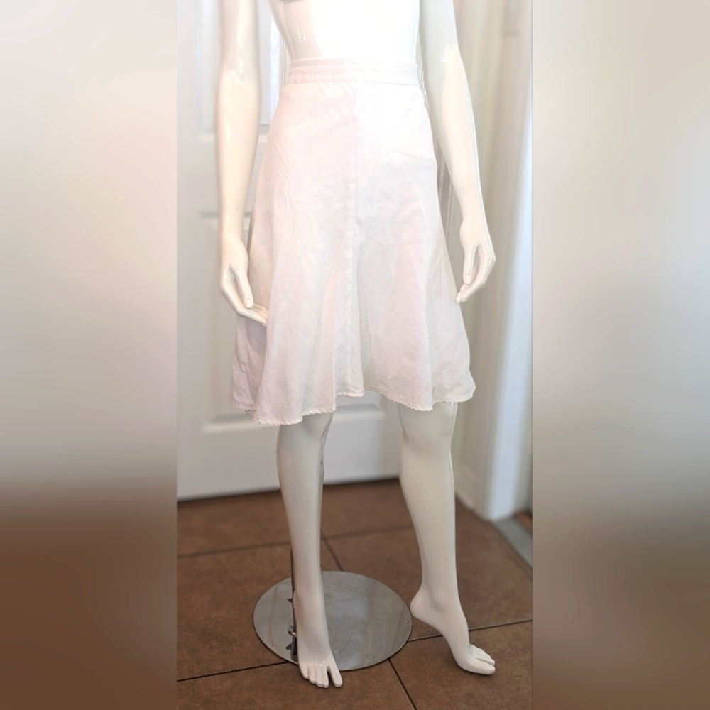 Banana Republic, White 100% Linen, A-Line Midi Skirt , Size 6.